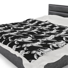 Load image into Gallery viewer, Bluwaii Velveteen Plush Blanket