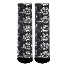 Load image into Gallery viewer, Bluwaii Mid-Calf Socks