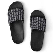 Load image into Gallery viewer, Bluwaii PVC home slippers (men&#39;s and women&#39;s)
